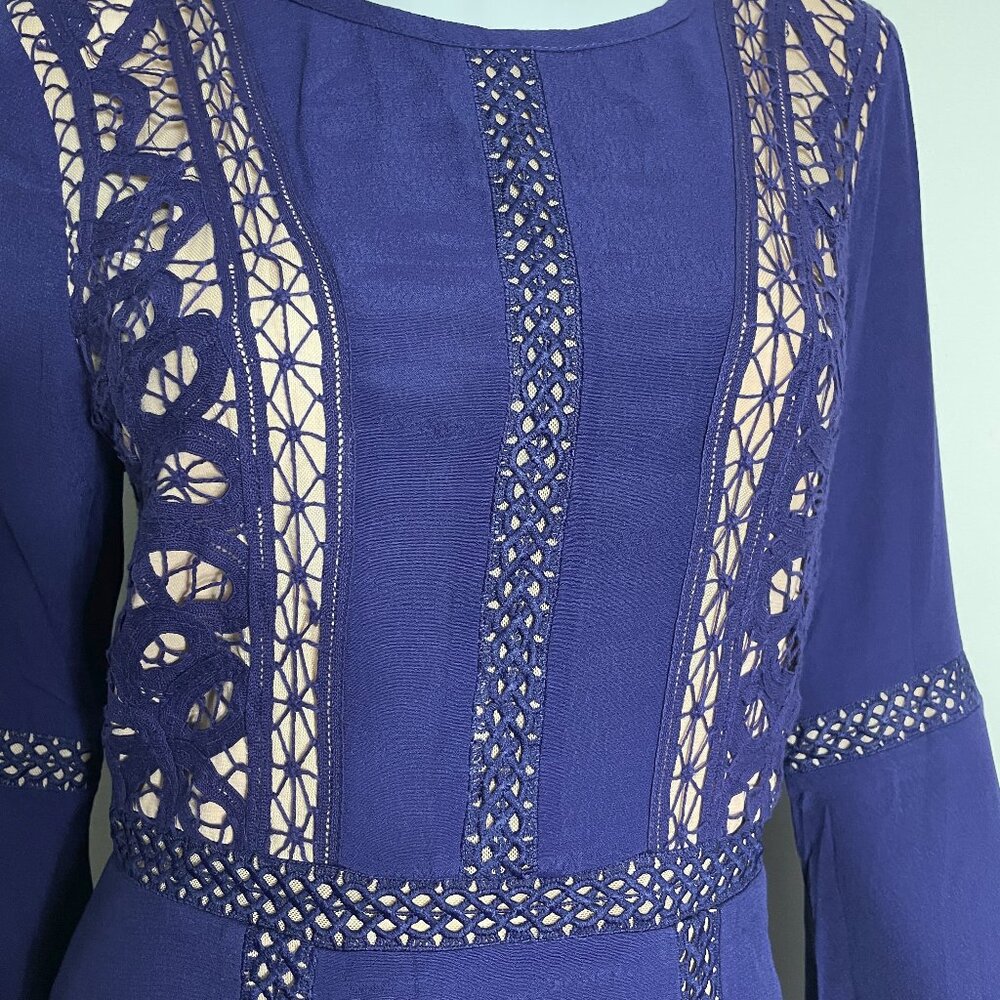 Gianni Bini Mini Dress Size Large Blue Lace Mesh Long Bell Sleeve Nude Lining - Picture 6 of 16